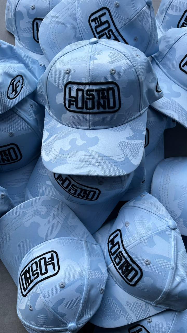 LOST AND FOUND Light Blue Camo Cap · foto 1