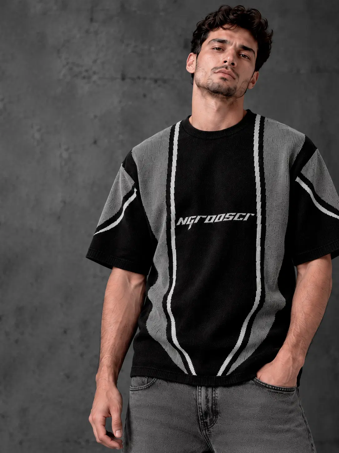 NEGRO OSCURO Remera Tejida Curvex · foto 1