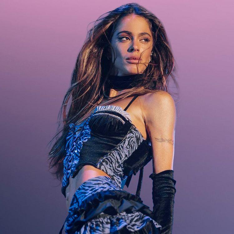 Tini en el escenario.jpg