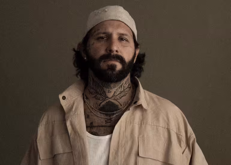 Portada de Rodrigo Roji, un artista entre tatuajes, pintura y escultura