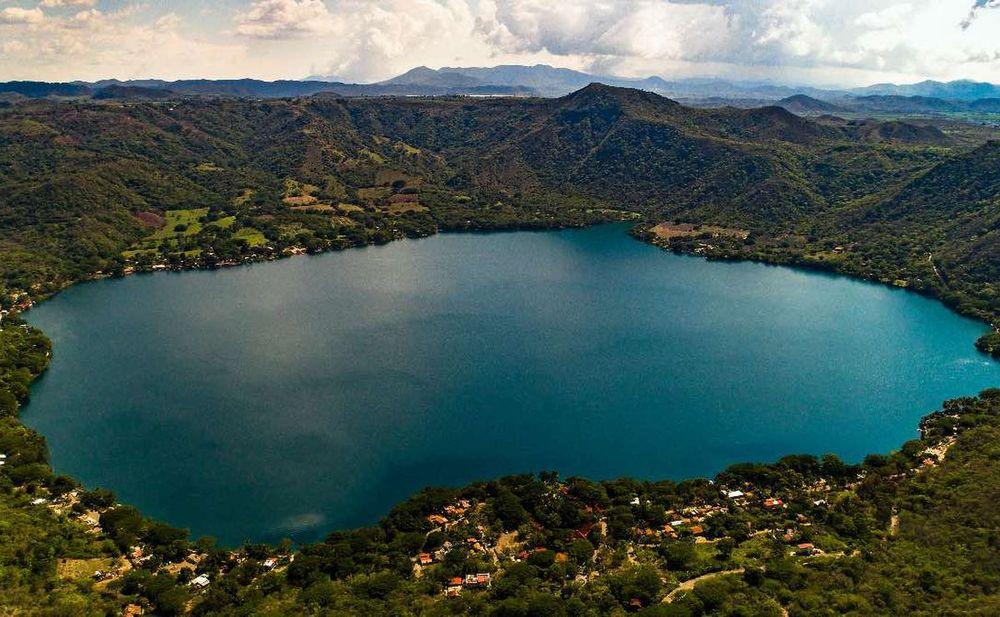 Portada de La enigmática laguna de Nayarit